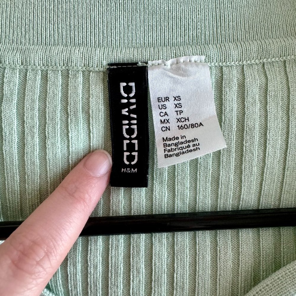 H&M Divided Ribbed Collared Long-Sleeve - Picture 3 of 3